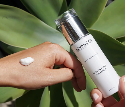Illuminating Natural Anti-Aging & Brightening Skin Care Cleanser